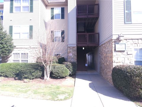 Tiny photo for 1023 Harts Cove Way, Seneca, SC 29678 (MLS # 20298374)