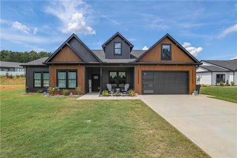 Photo of 2925 Old Greenville Highway, Central, SC 29630 (MLS # 20305331)