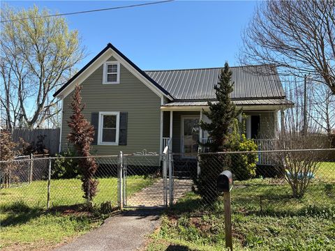 Photo of 1309 Gilmer Street, Anderson, SC 29621 (MLS # 20300635)