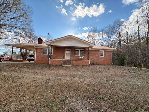 Photo of 590 Stamp Creek Road, Salem, SC 29676 (MLS # 20297073)