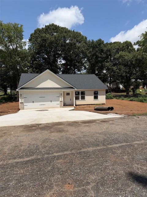 Photo of 106 Hawthorne Drive Drive, Anderson, SC 29625 (MLS # 20304509)