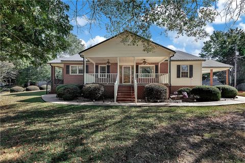 Photo of 530 Porter Road, Pendleton, SC 29670 (MLS # 20293986) Photo of 530 Porter Road, Pendleton, SC 29670 (MLS # 20293986)