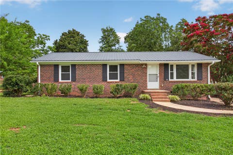 Photo of 13 Prestbury Drive, Greenville, SC 29605 (MLS # 20304065)