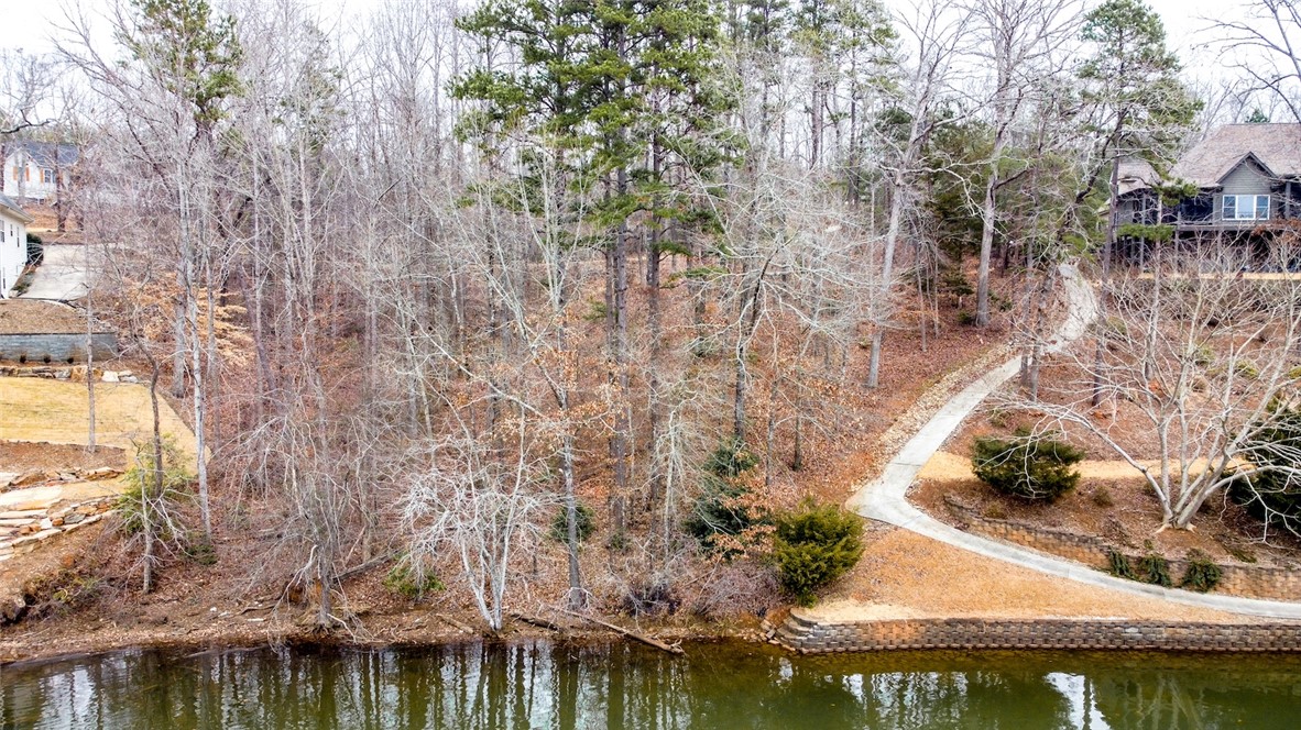 107 W Waters Edge Lane, West Union, South Carolina image 5
