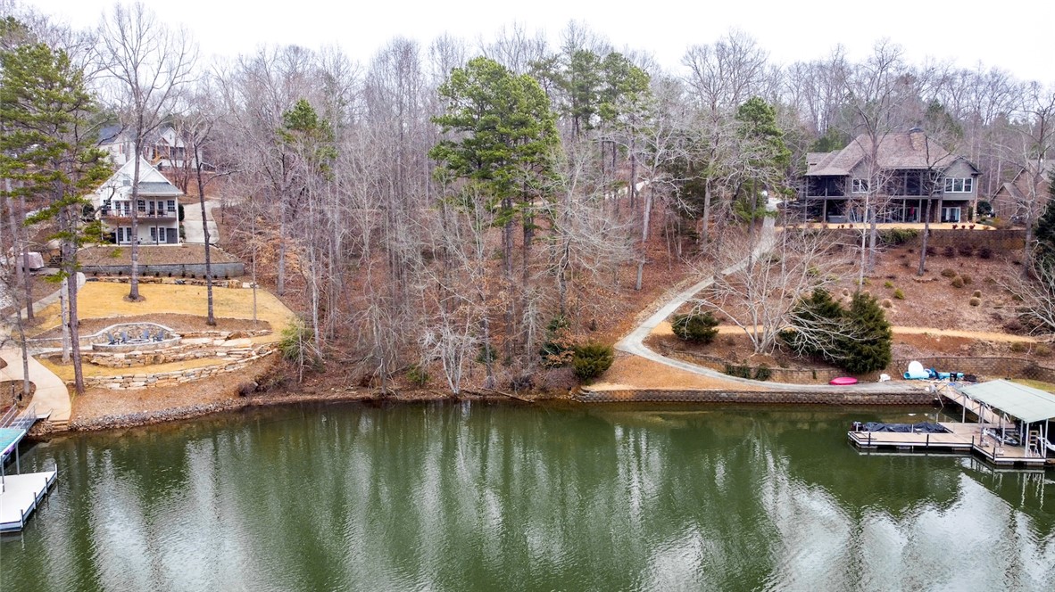 107 W Waters Edge Lane, West Union, South Carolina image 2