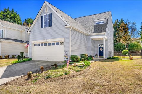 Homes For Sale - 105 Ledgewood Way<br/> Easley, SC 29642