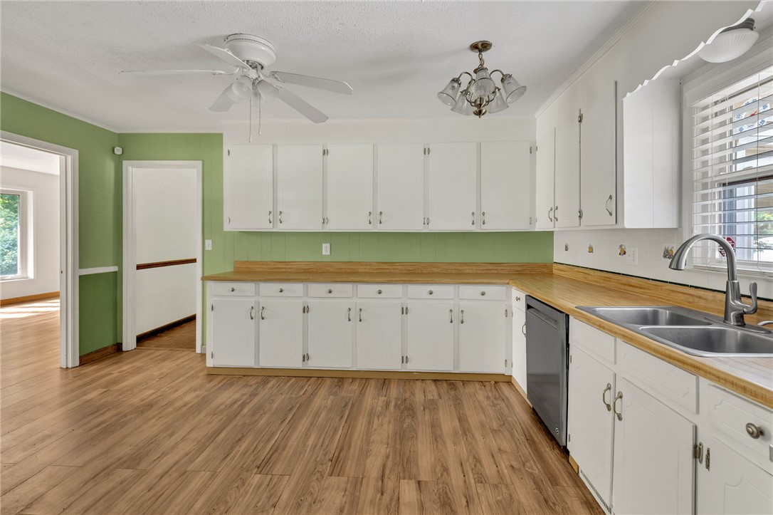 Anderson, South Carolina 29625, United States, 4 Bedrooms Bedrooms, ,3 BathroomsBathrooms,Residential,Pending,145226