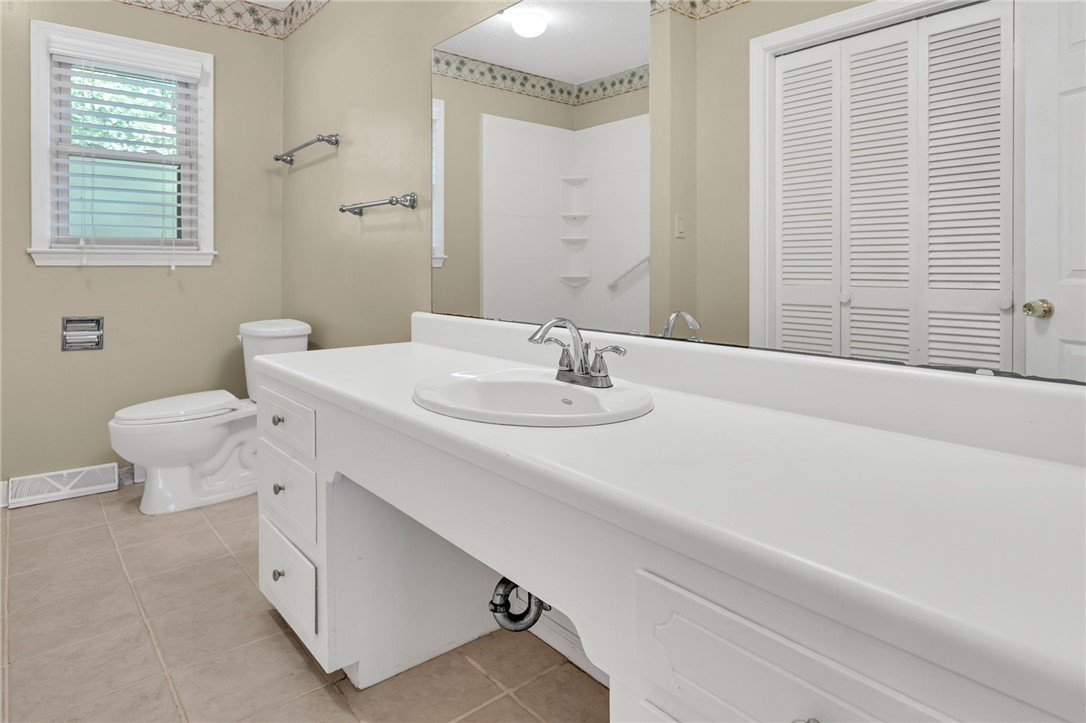 Anderson, South Carolina 29625, United States, 4 Bedrooms Bedrooms, ,3 BathroomsBathrooms,Residential,Pending,145226