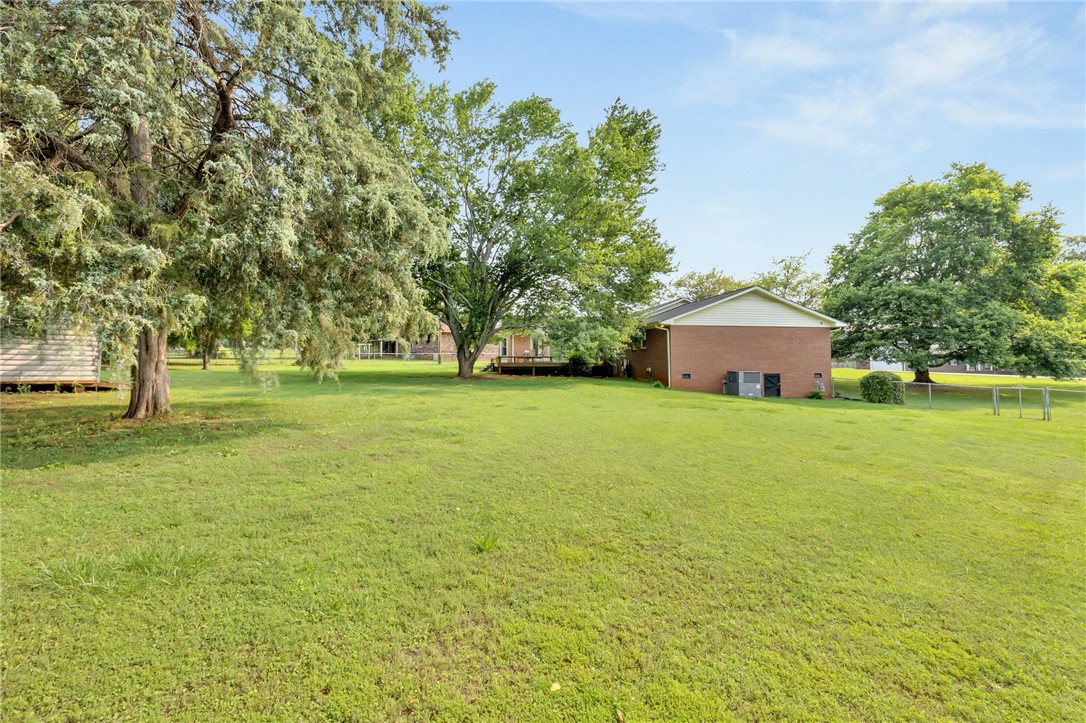 Anderson, South Carolina 29625, United States, 4 Bedrooms Bedrooms, ,3 BathroomsBathrooms,Residential,Pending,145226