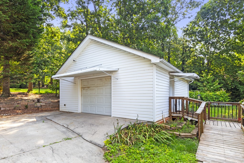 1111 Jody Drive, Seneca, South Carolina image 3