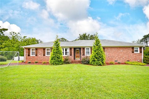 Photo of 100 Ivyway Lane, Liberty, SC 29657 (MLS # 20293511) Photo of 100 Ivyway Lane, Liberty, SC 29657 (MLS # 20293511)