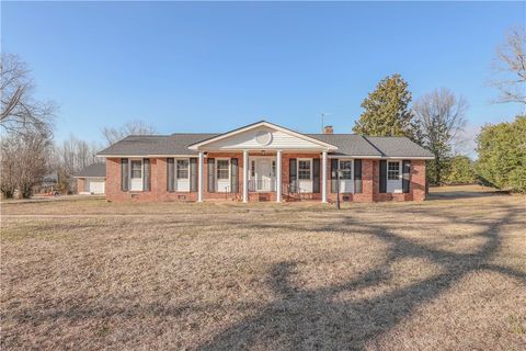Photo of 403 Bethlehem Ridge Road, Pickens, SC 29671 (MLS # 20297439)