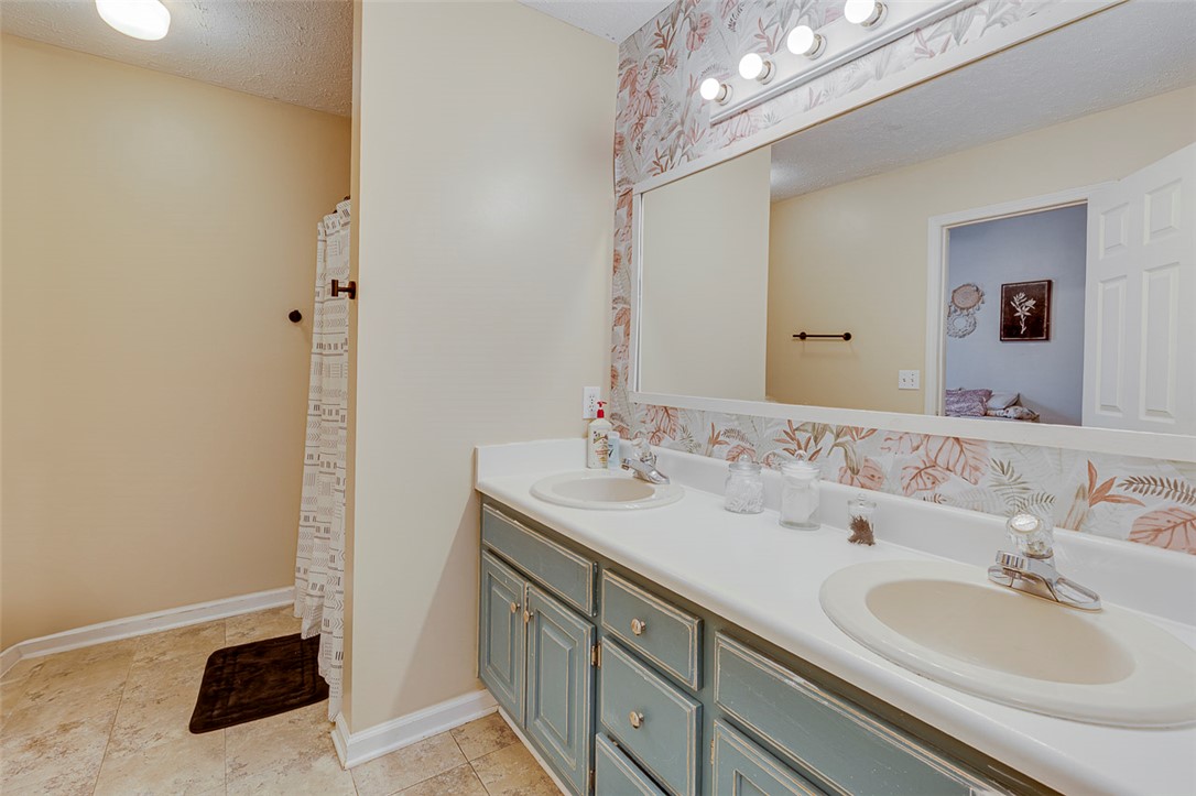 208 Midland Drive, Easley, South Carolina image 27