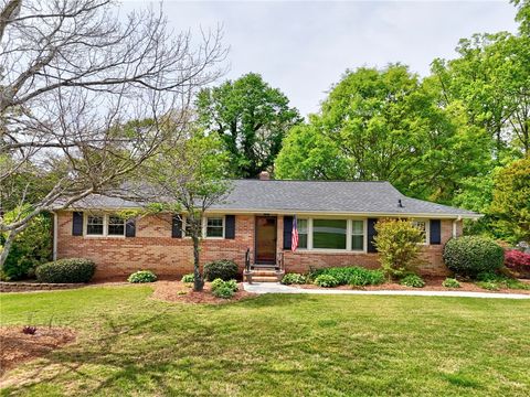 Photo of 323 Pinehurst Drive, Mauldin, SC 29662 (MLS # 20300179)