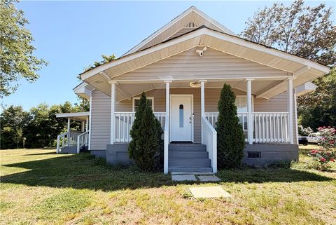 Photo of 358 Finley Road, Easley, SC 29642 (MLS # 20301478)