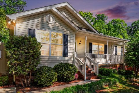 Photo of 105 S Fox Circle, Piedmont, SC 29673 (MLS # 20300225)