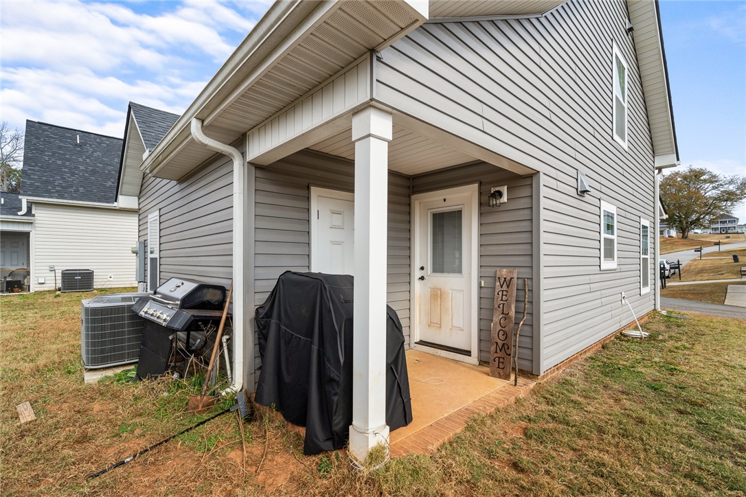 Anderson, South Carolina 29624, United States, 3 Bedrooms Bedrooms, ,2 BathroomsBathrooms,Residential,Active,248763