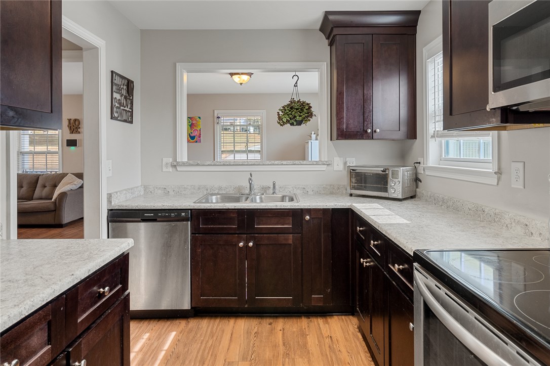 Anderson, South Carolina 29624, United States, 3 Bedrooms Bedrooms, ,2 BathroomsBathrooms,Residential,Active,248763