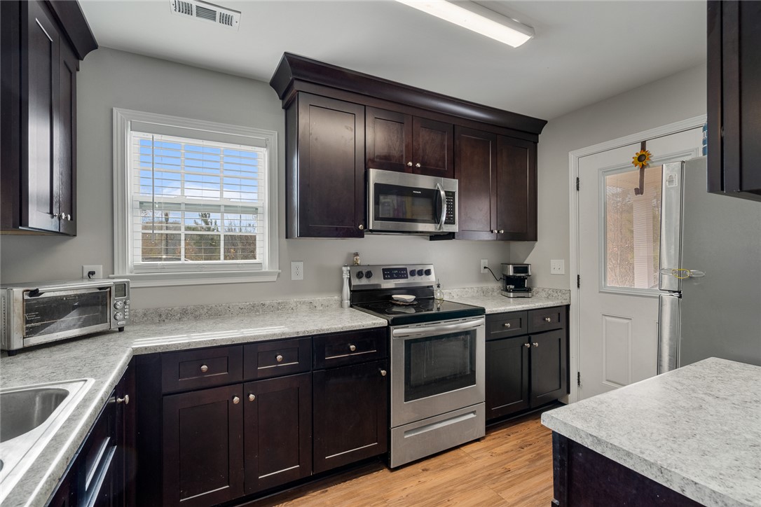 Anderson, South Carolina 29624, United States, 3 Bedrooms Bedrooms, ,2 BathroomsBathrooms,Residential,Active,248763