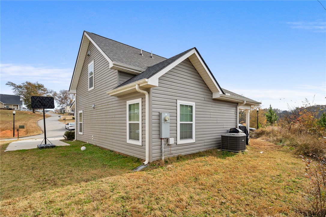 Anderson, South Carolina 29624, United States, 3 Bedrooms Bedrooms, ,2 BathroomsBathrooms,Residential,Active,248763