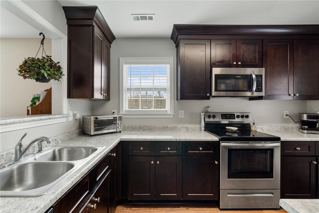 Anderson, South Carolina 29624, United States, 3 Bedrooms Bedrooms, ,2 BathroomsBathrooms,Residential,Active,248763