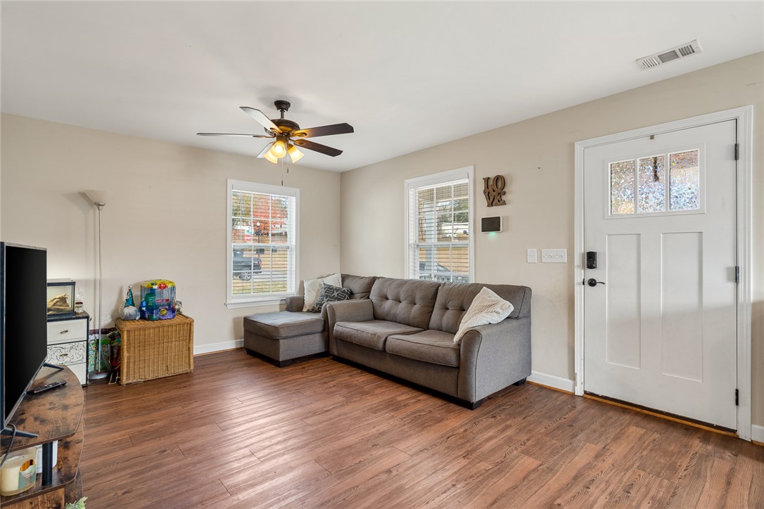 Anderson, South Carolina 29624, United States, 3 Bedrooms Bedrooms, ,2 BathroomsBathrooms,Residential,Active,248763