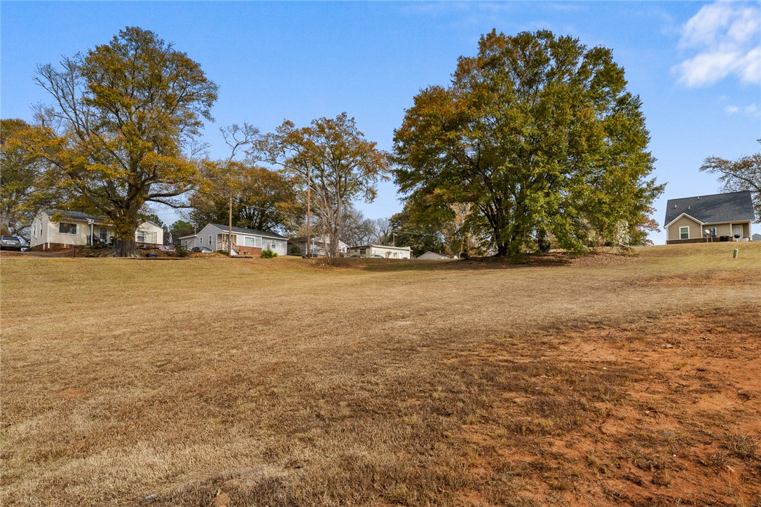 Anderson, South Carolina 29624, United States, 3 Bedrooms Bedrooms, ,2 BathroomsBathrooms,Residential,Active,248763