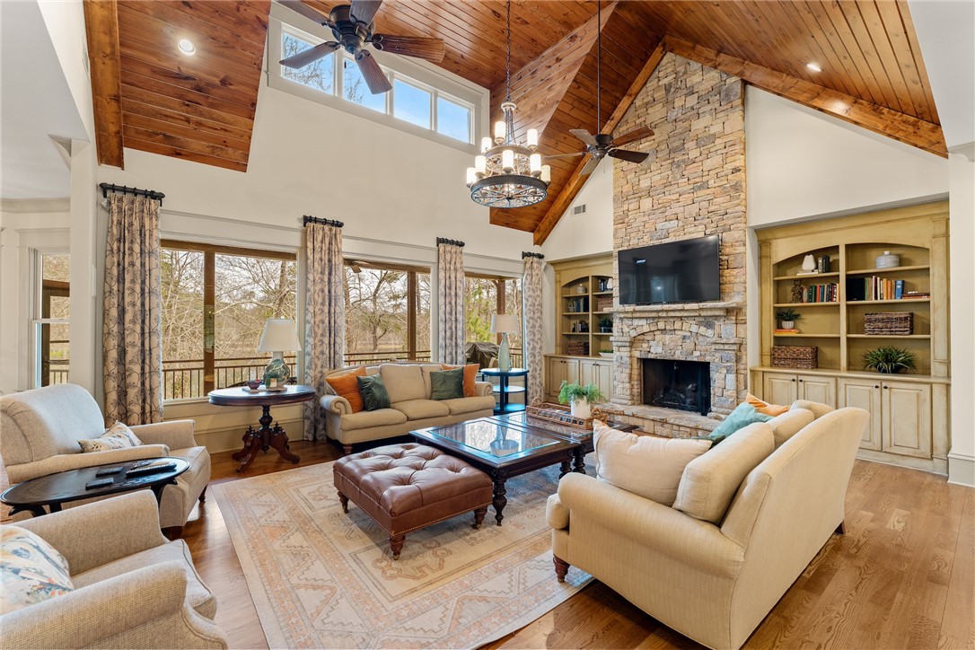 1242 N Edgewater Trail, Toccoa, Georgia image 5