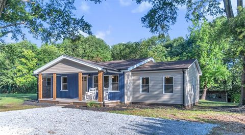 Photo of 154 Holliday Road, Six Mile, SC 29682 (MLS # 20303453)