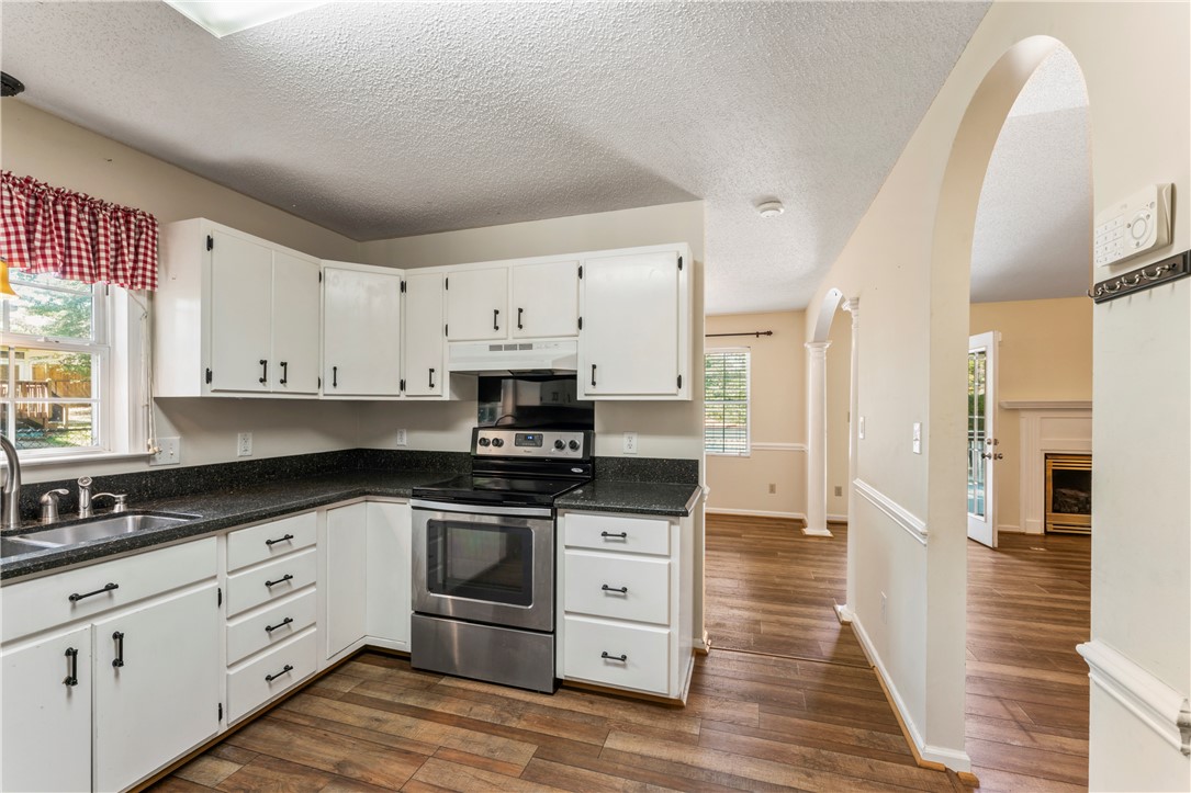 Anderson, South Carolina 29621, United States, 3 Bedrooms Bedrooms, ,2 BathroomsBathrooms,Residential,Active,212596