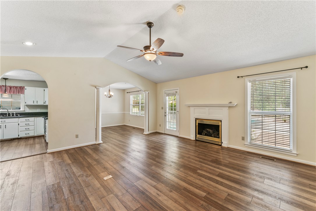 Anderson, South Carolina 29621, United States, 3 Bedrooms Bedrooms, ,2 BathroomsBathrooms,Residential,Active,212596