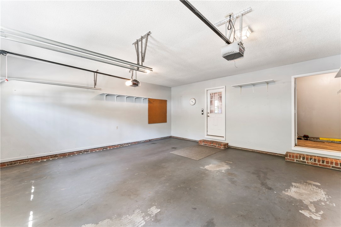 Anderson, South Carolina 29621, United States, 3 Bedrooms Bedrooms, ,2 BathroomsBathrooms,Residential,Active,212596