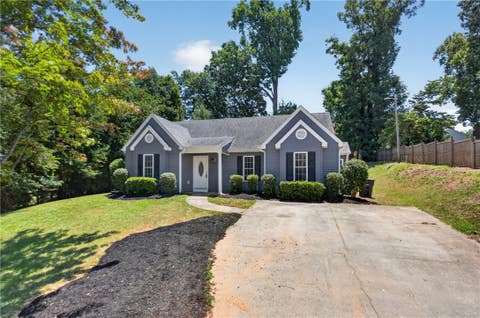 Photo of 420 Sherwood Drive, Seneca, SC 29678 (MLS # 20303451)