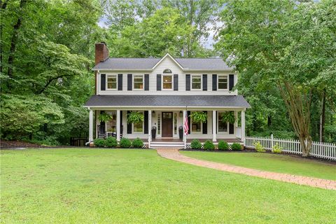 Photo of 305 Bent Oak Lane, Central, SC 29630 (MLS # 20301923)