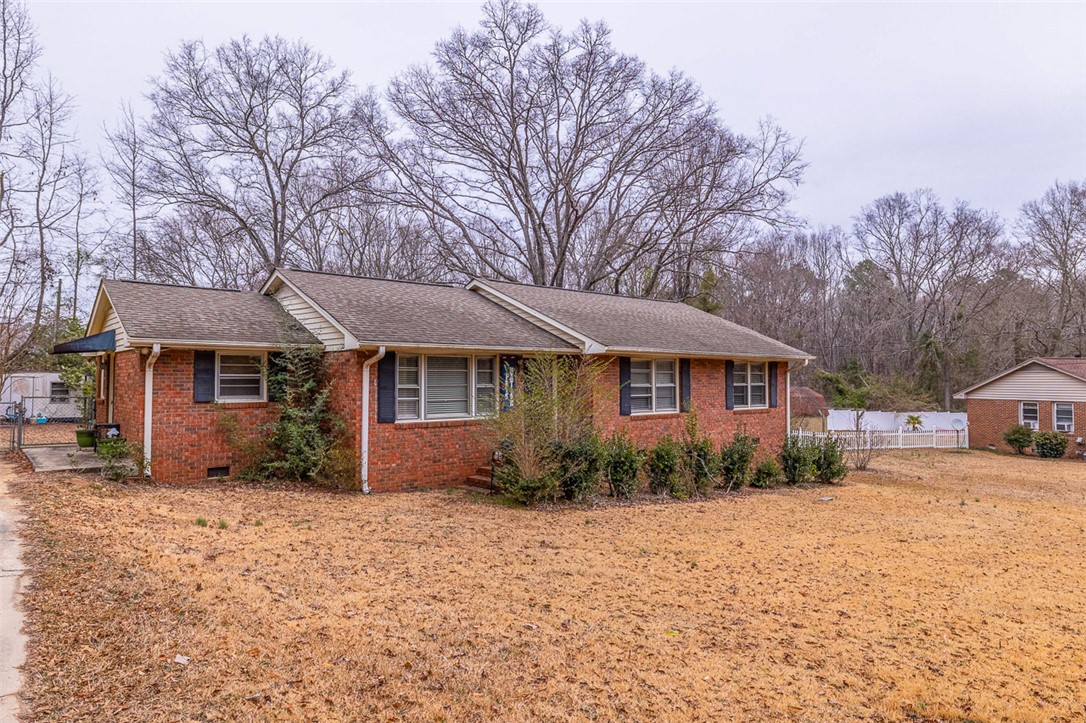 206 Overbrook Drive, Laurens, South Carolina image 3