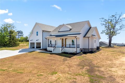 Photo of 450 Falcons Lair West Drive, Walhalla, SC 29691 (MLS # 20300446)