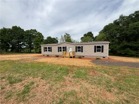 Mobile Home For Sale - 703 Double Springs Road<br/> Townville, SC 29689