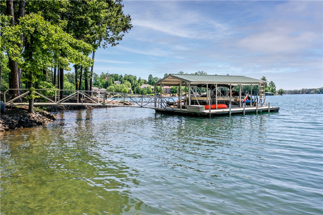 515 Beacon Shores Drive, Seneca, South Carolina image 4