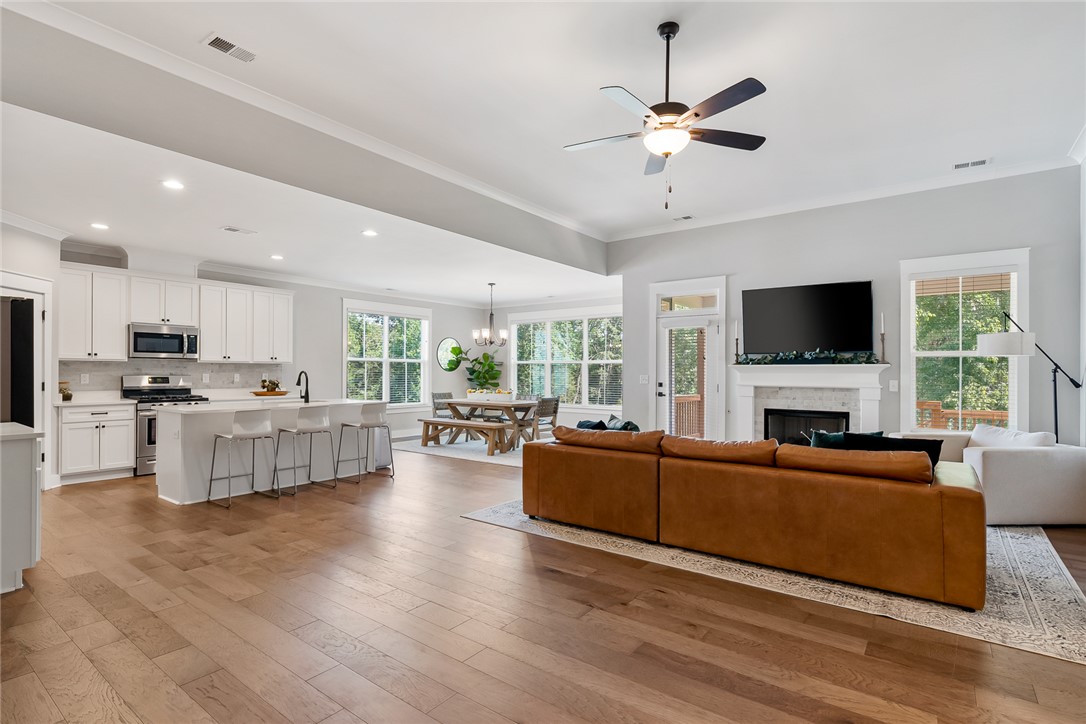 Anderson, South Carolina 29621, United States, 3 Bedrooms Bedrooms, ,3 BathroomsBathrooms,Residential,Active,176053