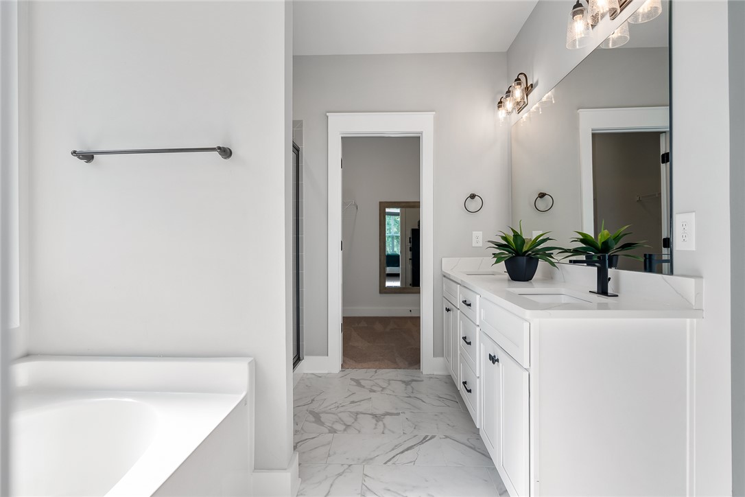 Anderson, South Carolina 29621, United States, 3 Bedrooms Bedrooms, ,3 BathroomsBathrooms,Residential,Active,176053