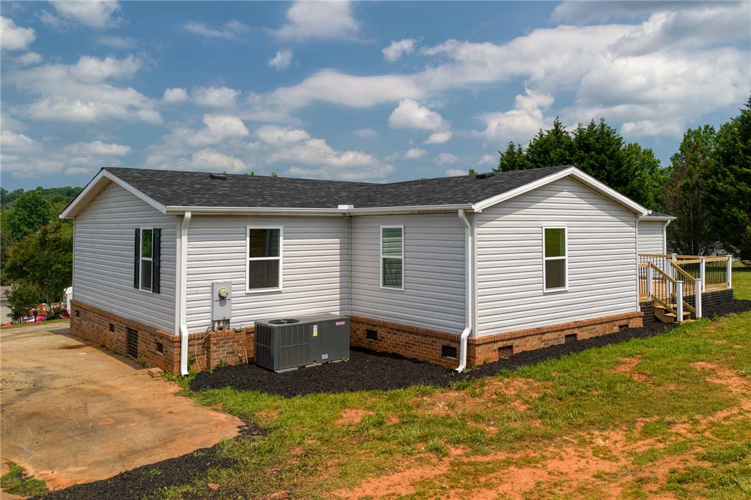 206 Sir Francis Drake Way, Liberty, South Carolina image 2