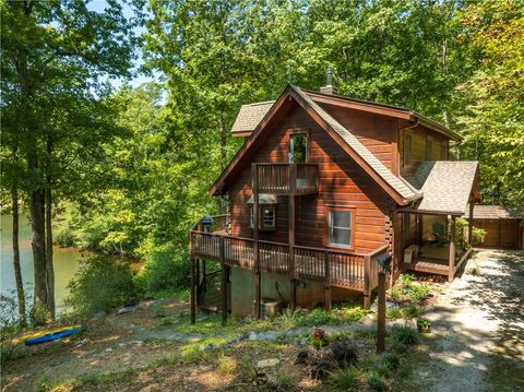 A home in Mountain  Rest