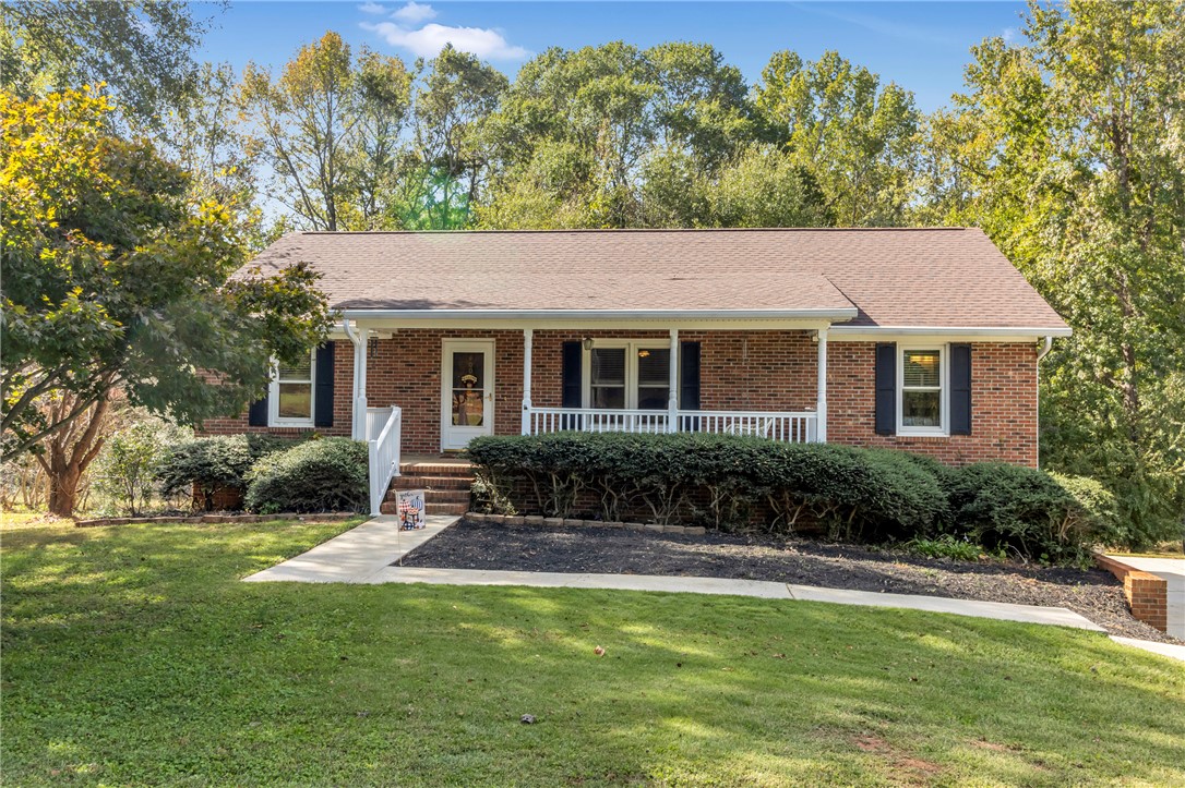 400 Quail Run Circle, Fountain Inn, South Carolina image 1