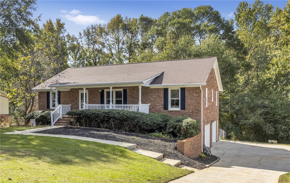 400 Quail Run Circle, Fountain Inn, South Carolina image 2