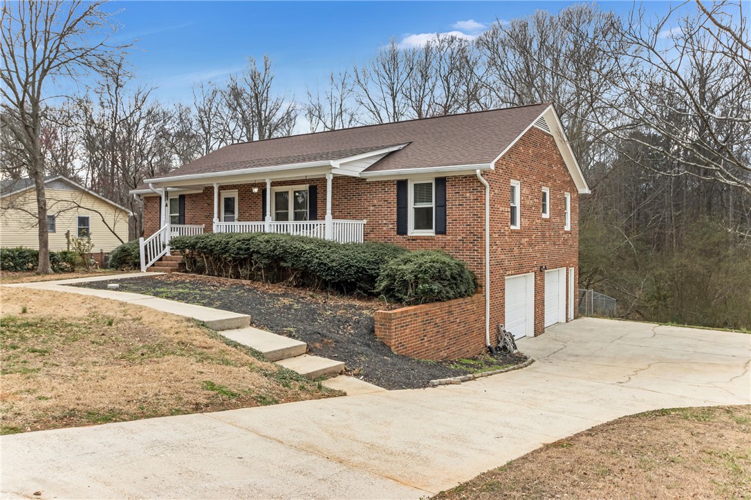 400 Quail Run Circle, Fountain Inn, South Carolina image 3