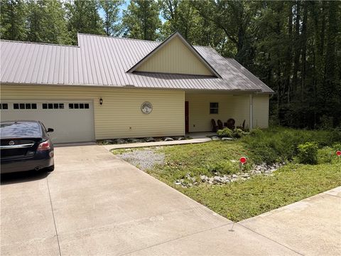 Homes For Sale - 128 Willys Creek Circle<br/> Pickens, SC 29671