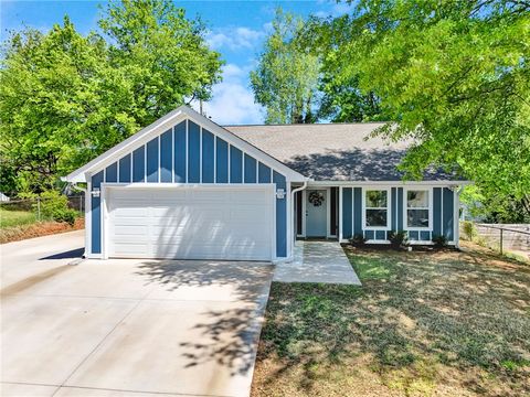 Photo of 4 McArthur Street, Greenville, SC 29611 (MLS # 20299716)