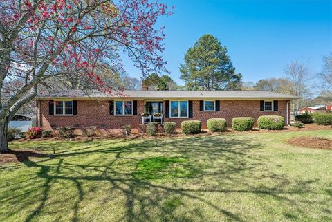 Photo of 211 Harborough Road, Anderson, SC 29625 (MLS # 20298719)