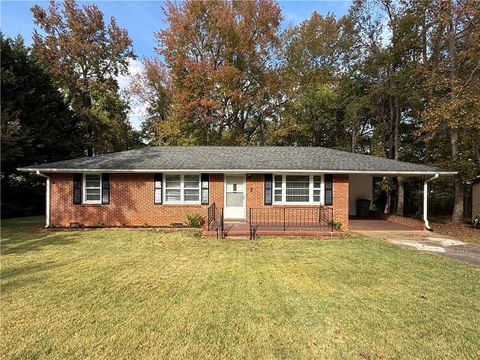 Photo of 7 Elf Lane, Greenville, SC 29617 (MLS # 20294305)