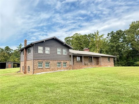 Photo of 140 Pickens Road, Westminster, SC 29693 (MLS # 20294244) Photo of 140 Pickens Road, Westminster, SC 29693 (MLS # 20294244)